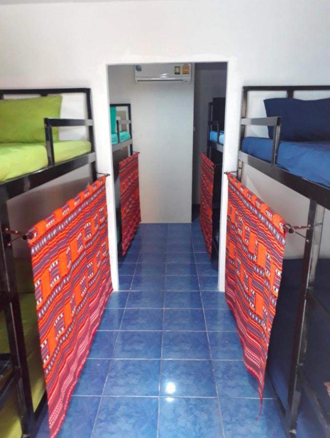 Cody Guesthouse Чиангмай Номер фото